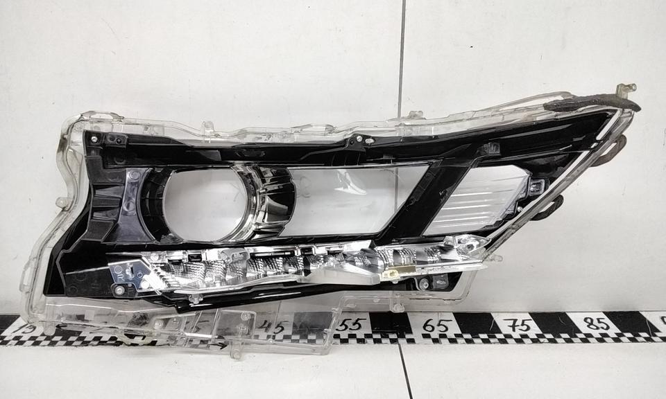 Стекло фары передней правой Toyota Land Cruiser Prado 150 Restail 2