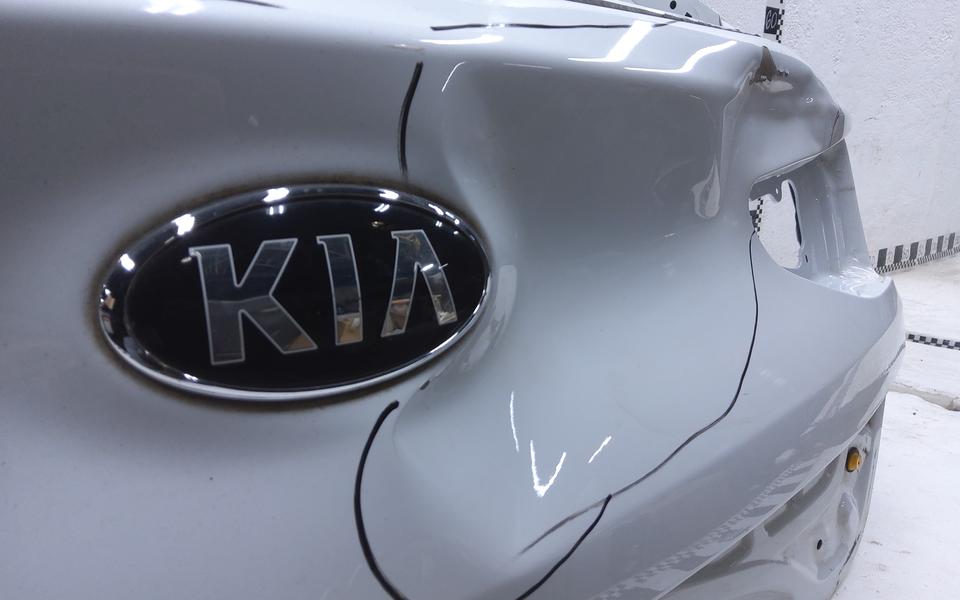 Крышка багажника Kia Ceed 3 Hatchback