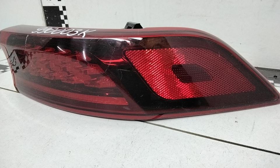 Фонарь задний правый наружный Kia Carnival 4 LED