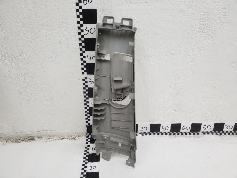 Обшивка стойки кузова центральной правой верхняя Toyota Land Cruiser Prado 150