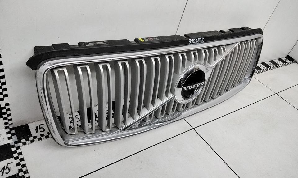 Решетка радиатора Volvo XC90 2 под камеру