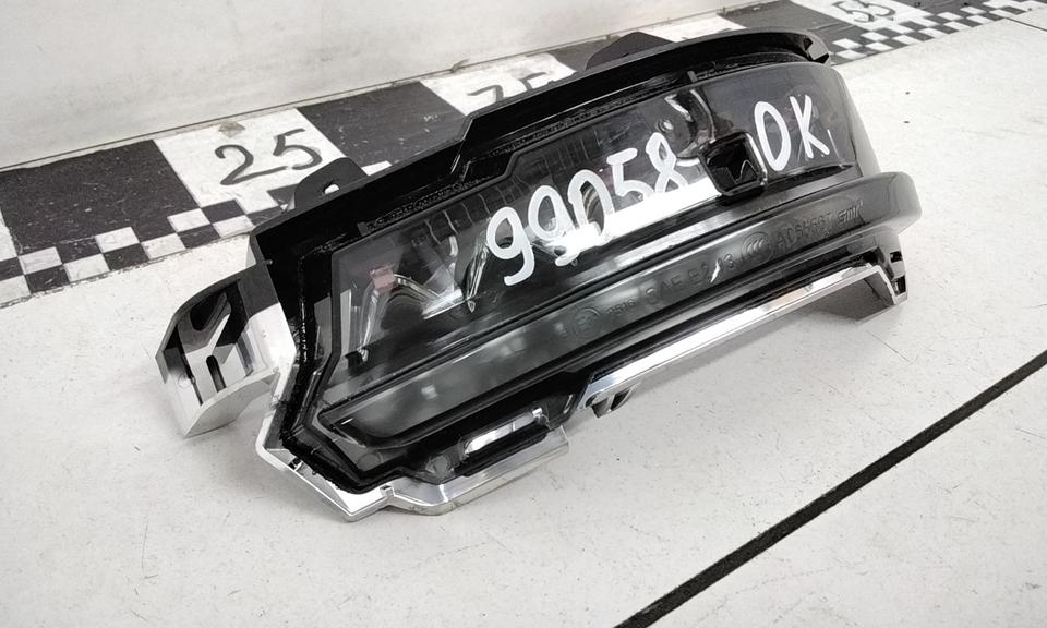 Повторитель поворота зеркала левого Land Rover Range Rover Velar
