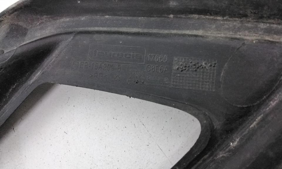 Рамка ПТФ передней левой Ford Focus 3 Restail под хром