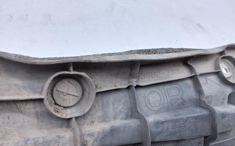 Пыльник крыла переднего правого Toyota Camry V50