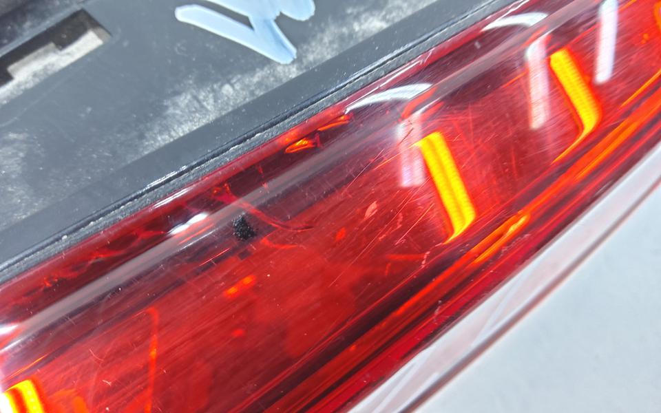 Фонарь задний левый внутренний Volkswagen Tiguan 2 LED