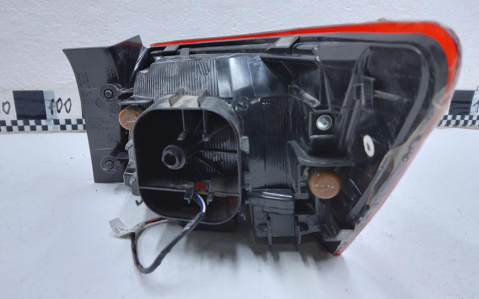 Фонарь задний левый наружный Volkswagen Taos LED