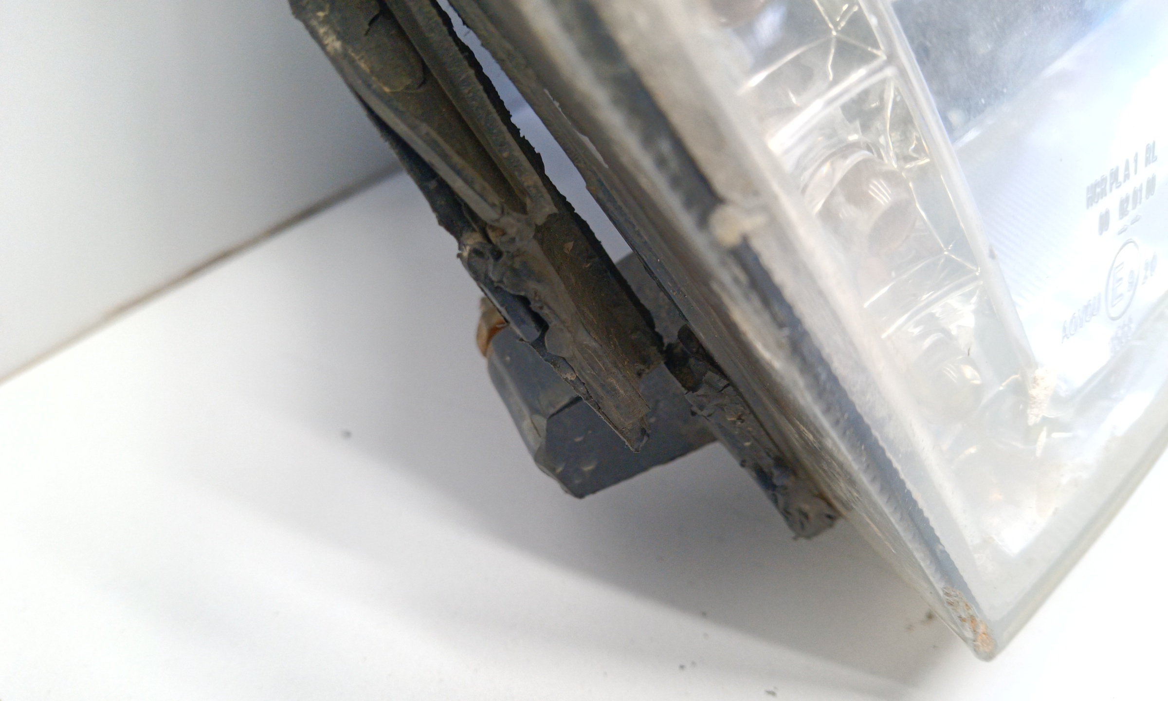 Фара передняя левая UAZ Patriot Restail 2 галоген с ДХО