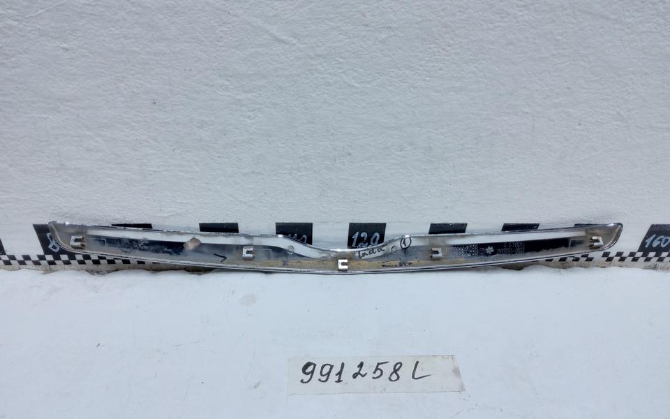 Накладка хром решетки радиатора Lada Granta
