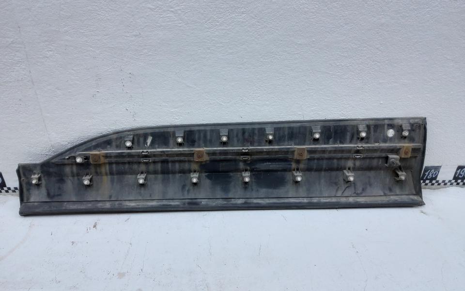 Накладка двери передней правой Renault Koleos 2