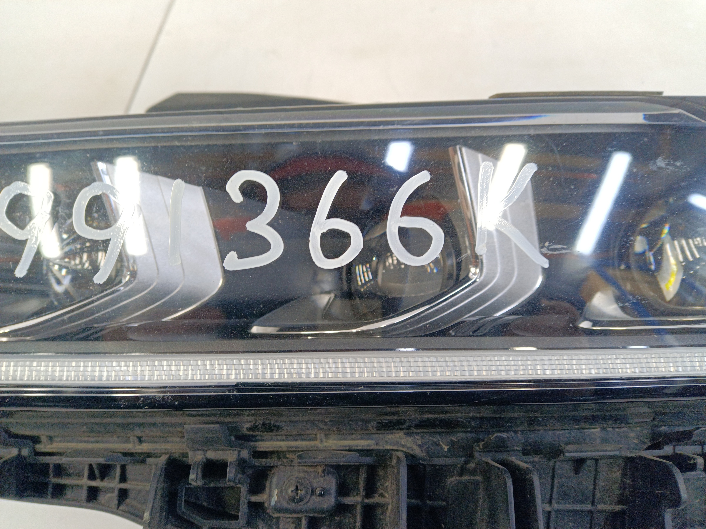 Фара передняя левая Kia K5 3 LED