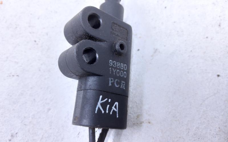 Концевой выключатель подсветки моторного отсека Kia Picanto 3