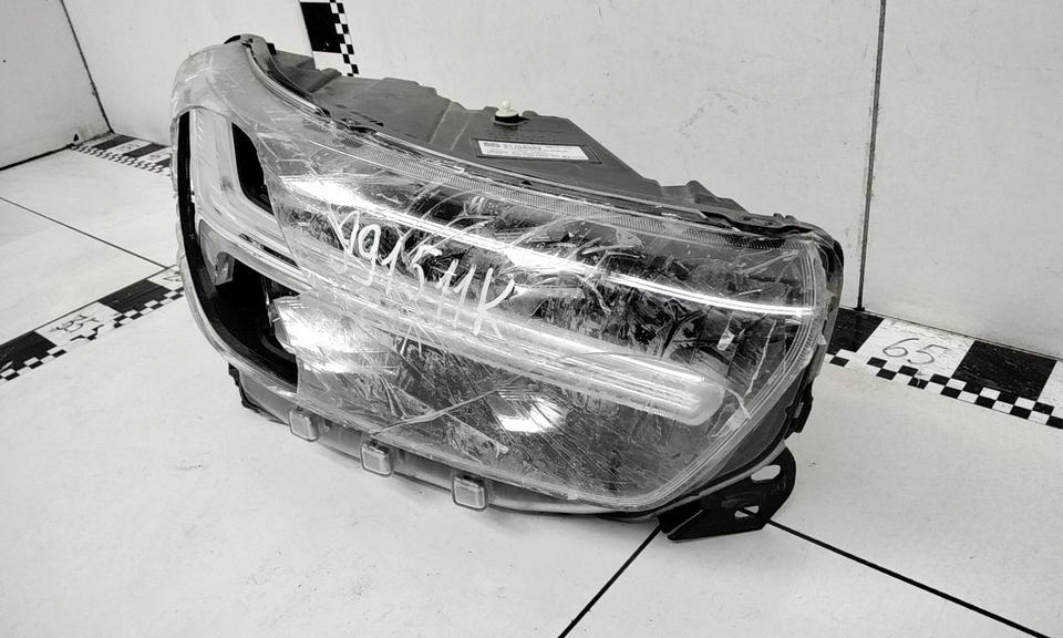 Фара передняя правая Volvo XC40 LED