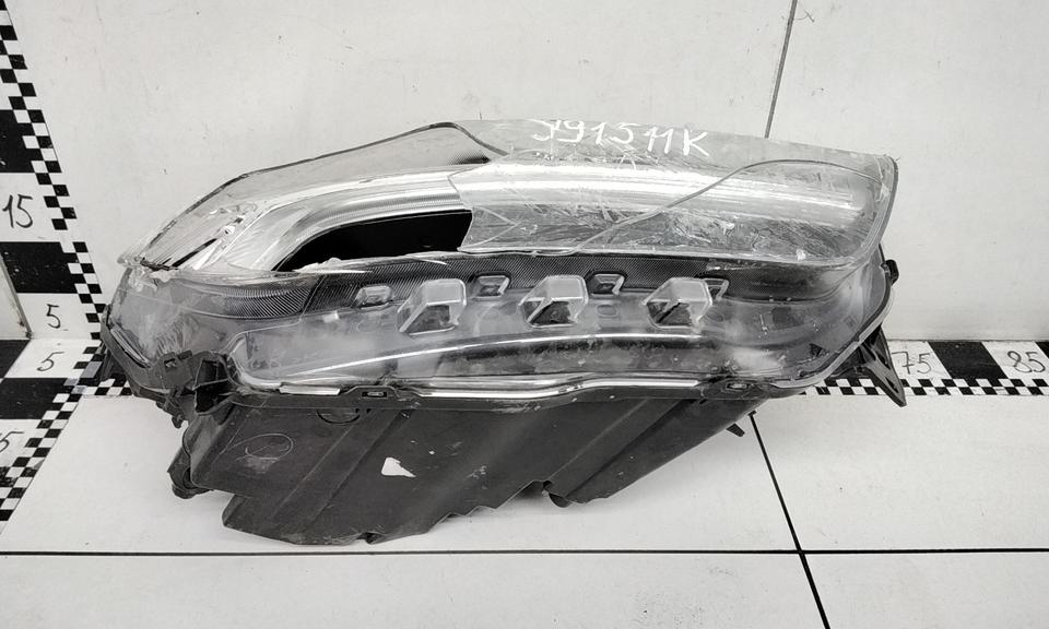 Фара передняя правая Volvo XC40 LED