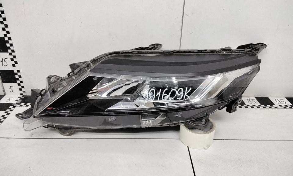 Фара передняя левая Mitsubishi L200 5 Restail галоген