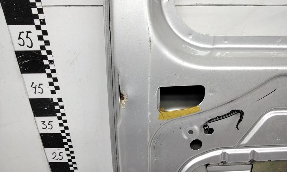 Дверь багажника правая распашная Lada Largus под стекло