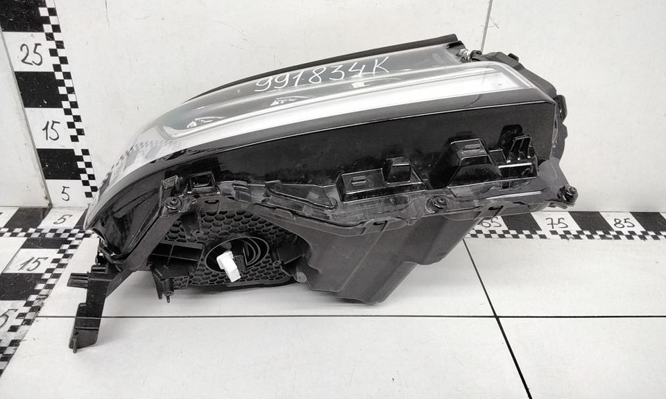 Фара передняя правая Toyota Land Cruiser 300 LED