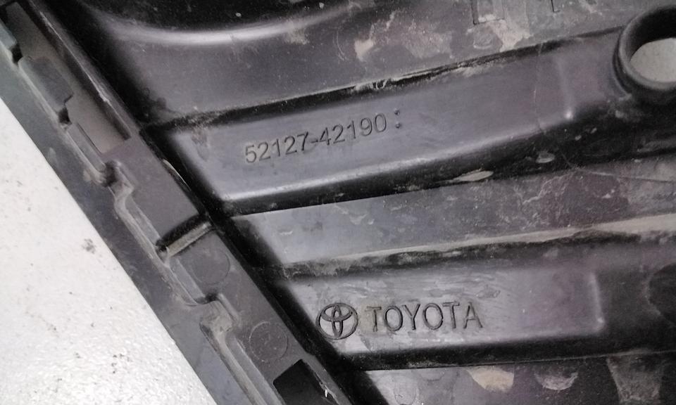 Рамка ПТФ передней правой Toyota RAV4 XA50