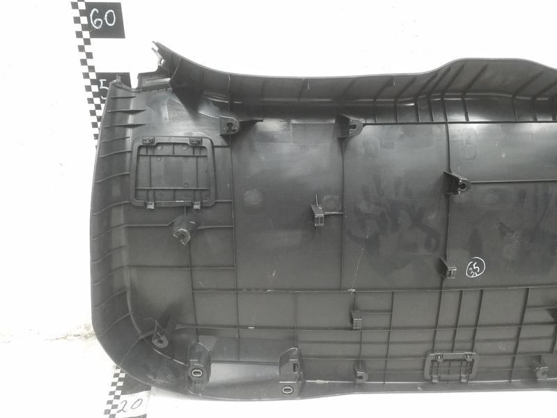 Обшивка крышки багажника Toyota RAV4 XA50
