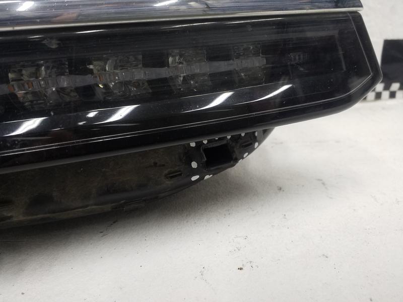 Фара передняя правая Volkswagen Tiguan 2 LED