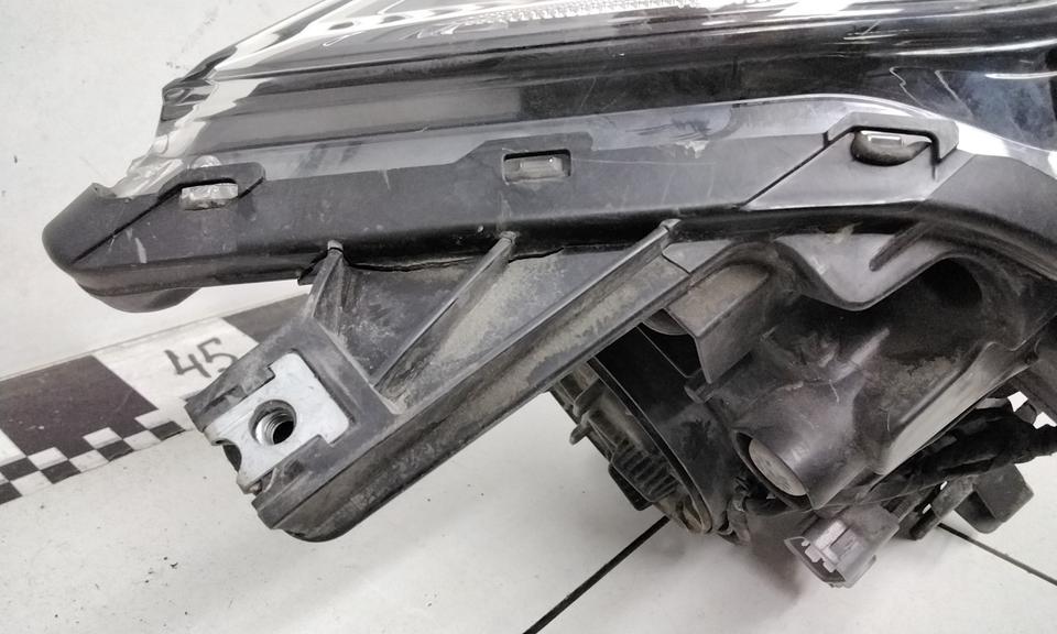 Фара передняя правая Mitsubishi Outlander 3 Restail 2 галоген