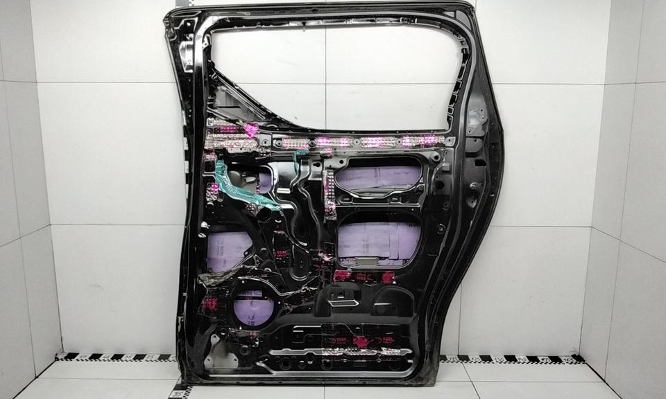 Дверь задняя правая Toyota Alphard 3