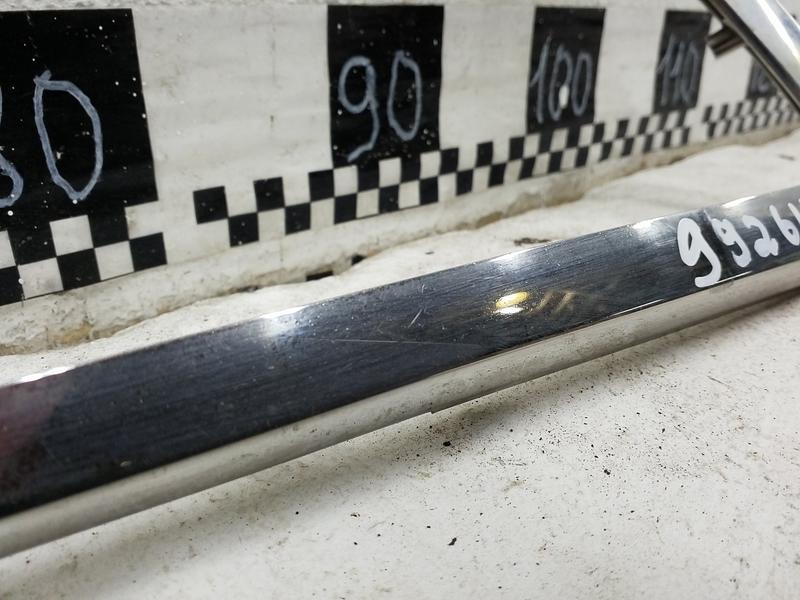 Молдинг переднего бампера верхний левый Lada Vesta