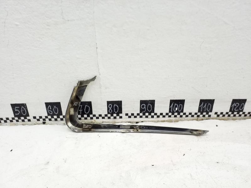 Молдинг переднего бампера верхний левый Lada Vesta