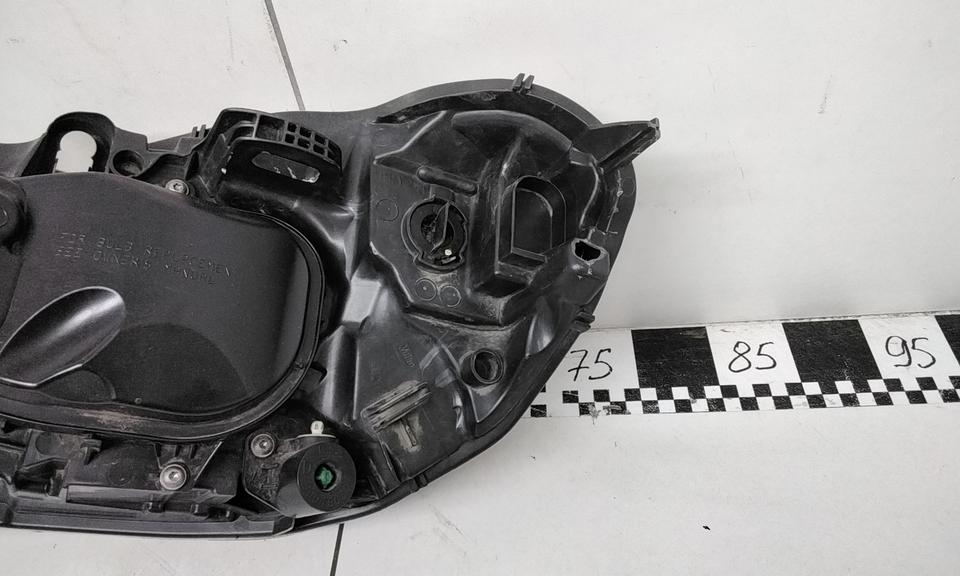 Фара передняя правая Volvo XC60 1 Restail ксенон адаптив