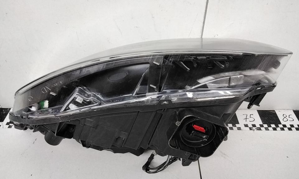 Фара передняя правая Volvo XC60 1 Restail ксенон адаптив