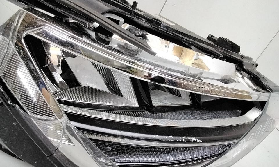 Фара передняя правая Volkswagen Tiguan 2 Restail LED