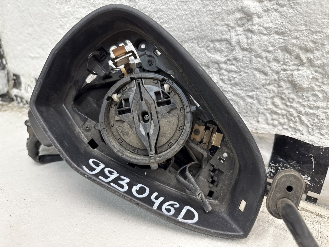 Зеркало правое Audi A4 B9 14 контактов