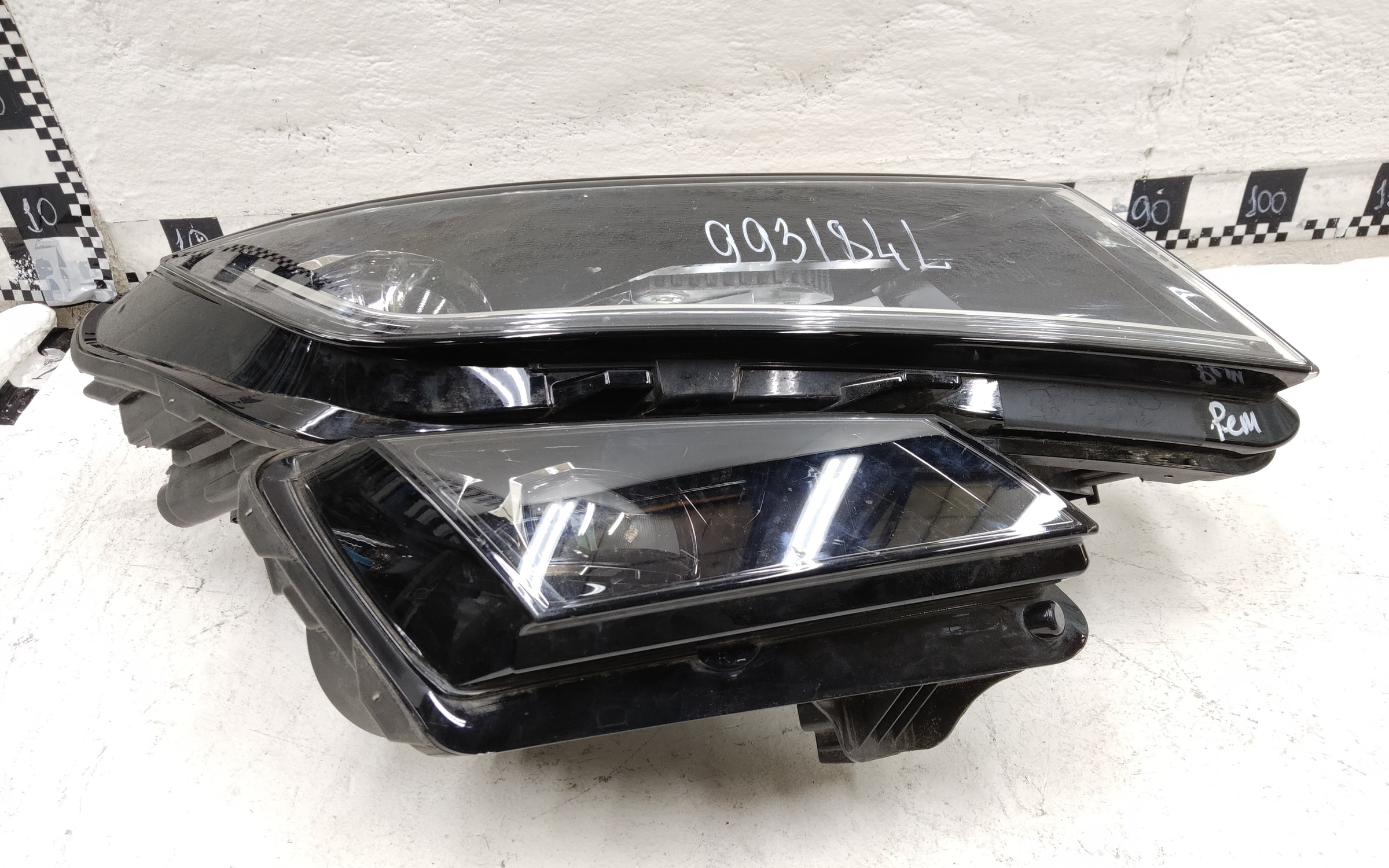 Фара передняя правая Skoda Kodiaq LED