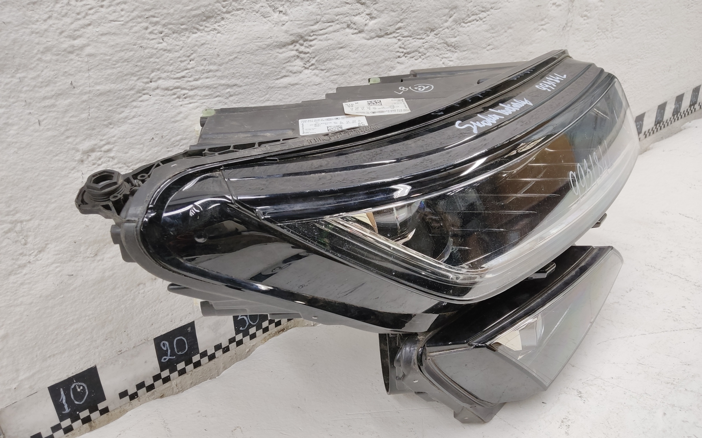 Фара передняя правая Skoda Kodiaq LED