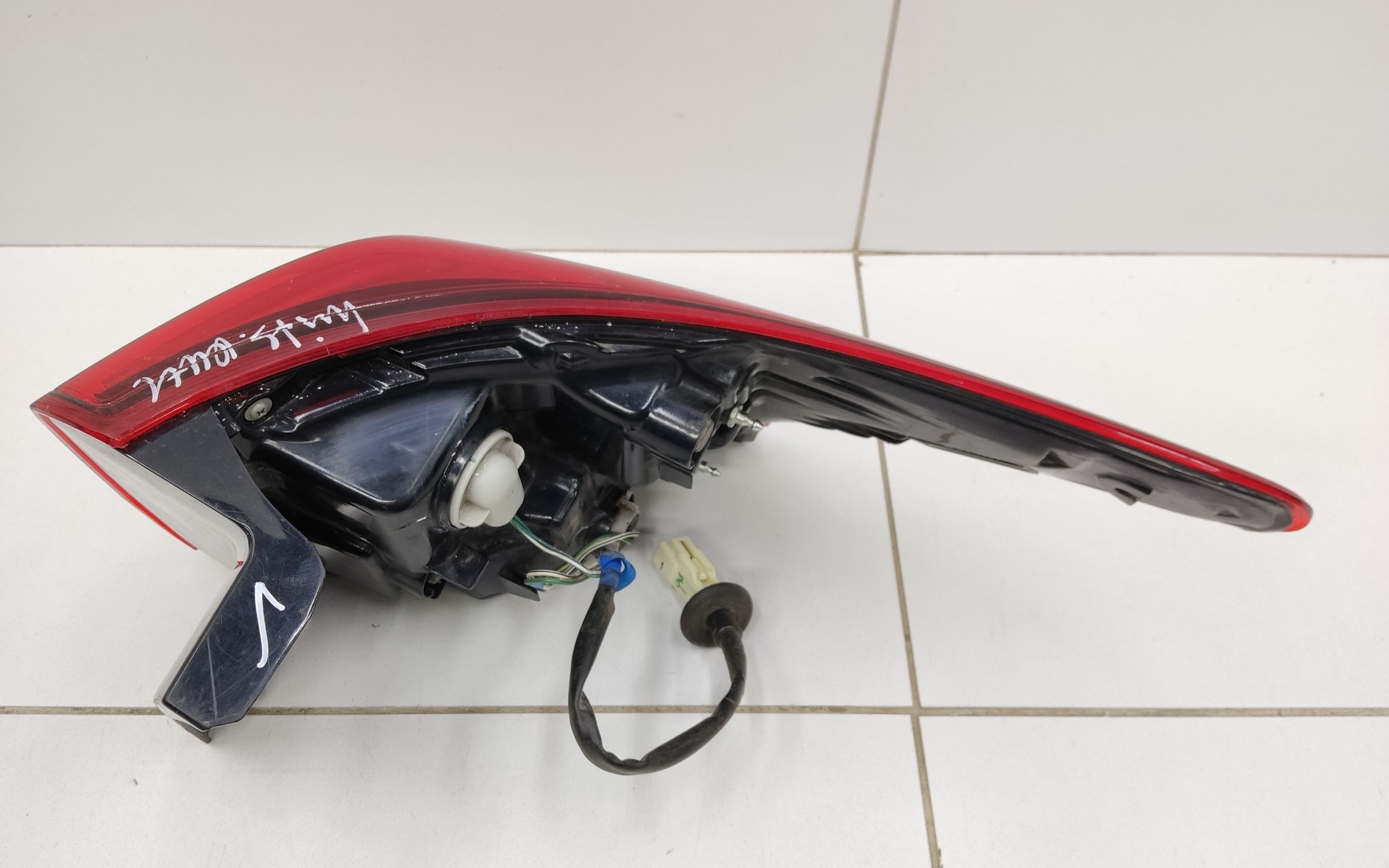 Фонарь задний левый наружный Mitsubishi Outlander 3 Restail 2 LED