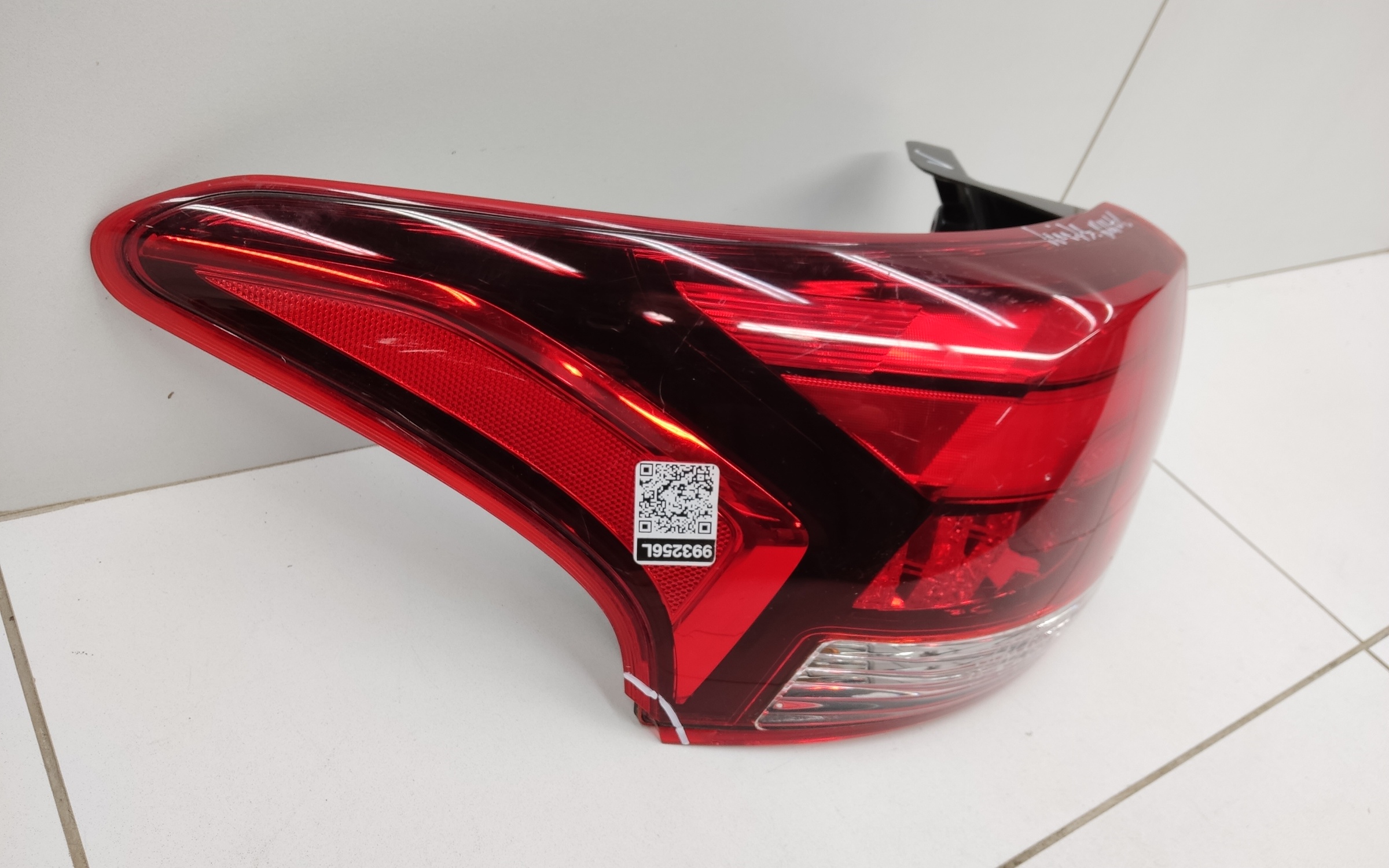 Фонарь задний левый наружный Mitsubishi Outlander 3 Restail 2 LED