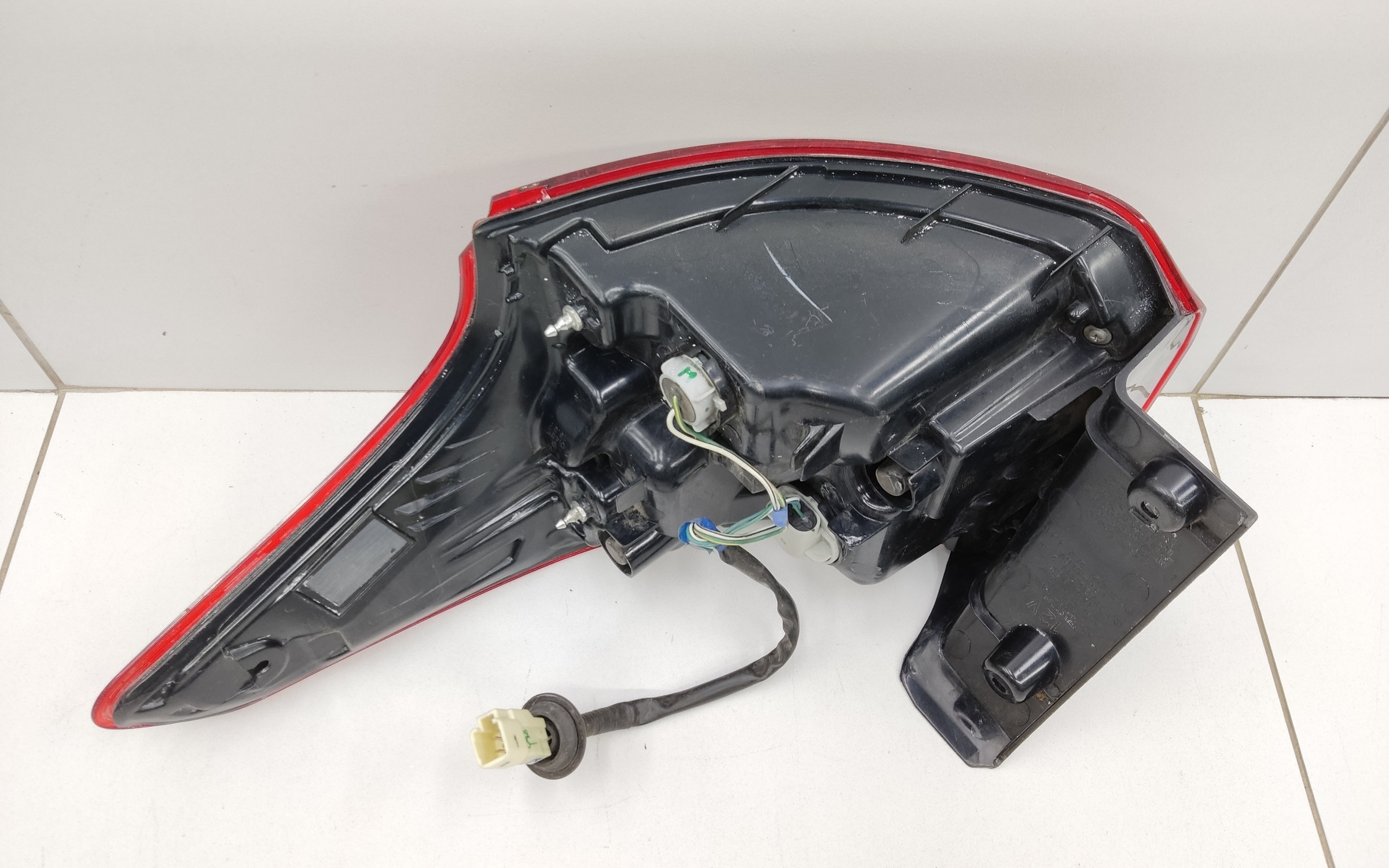 Фонарь задний левый наружный Mitsubishi Outlander 3 Restail 2 LED