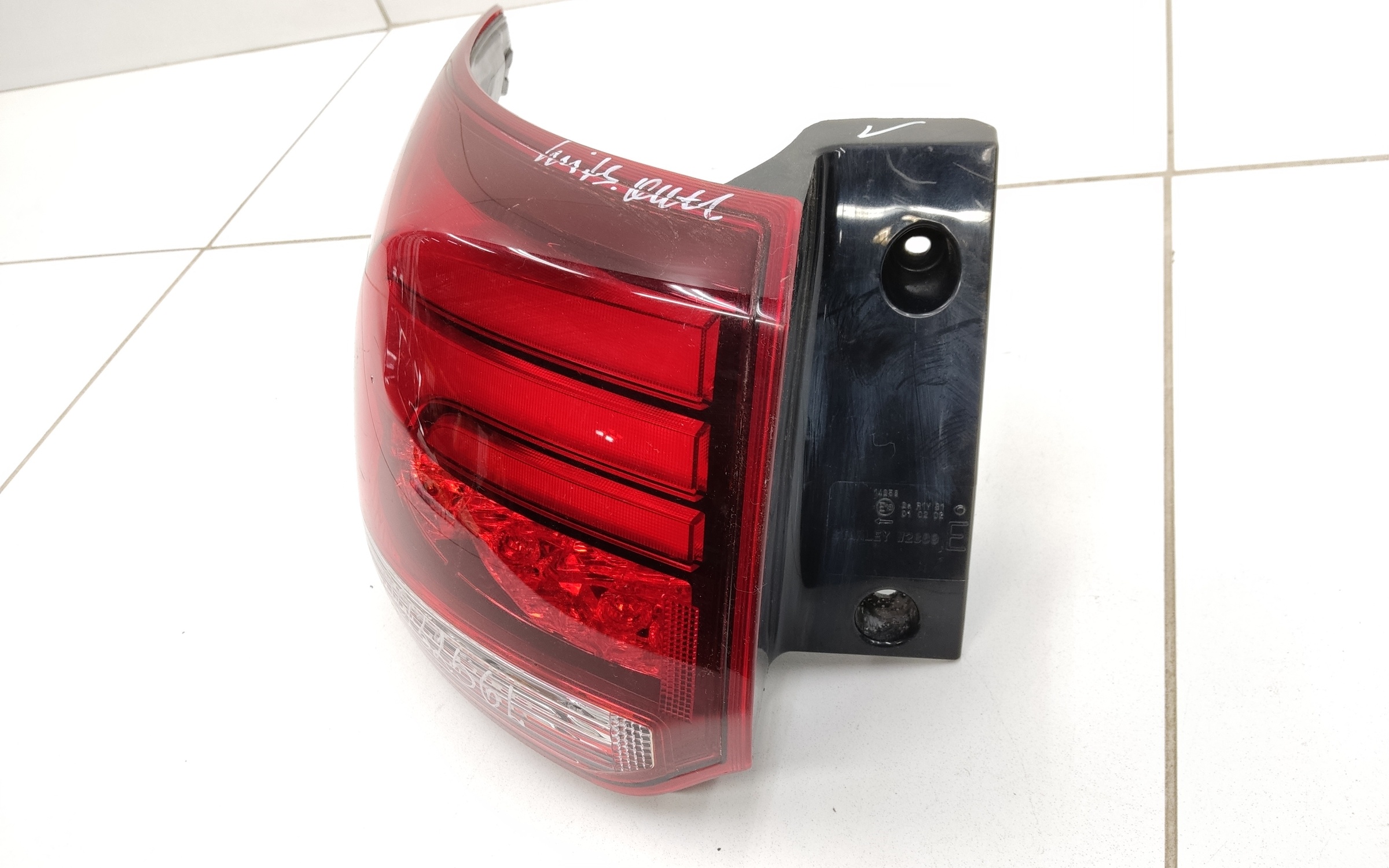 Фонарь задний левый наружный Mitsubishi Outlander 3 Restail 2 LED