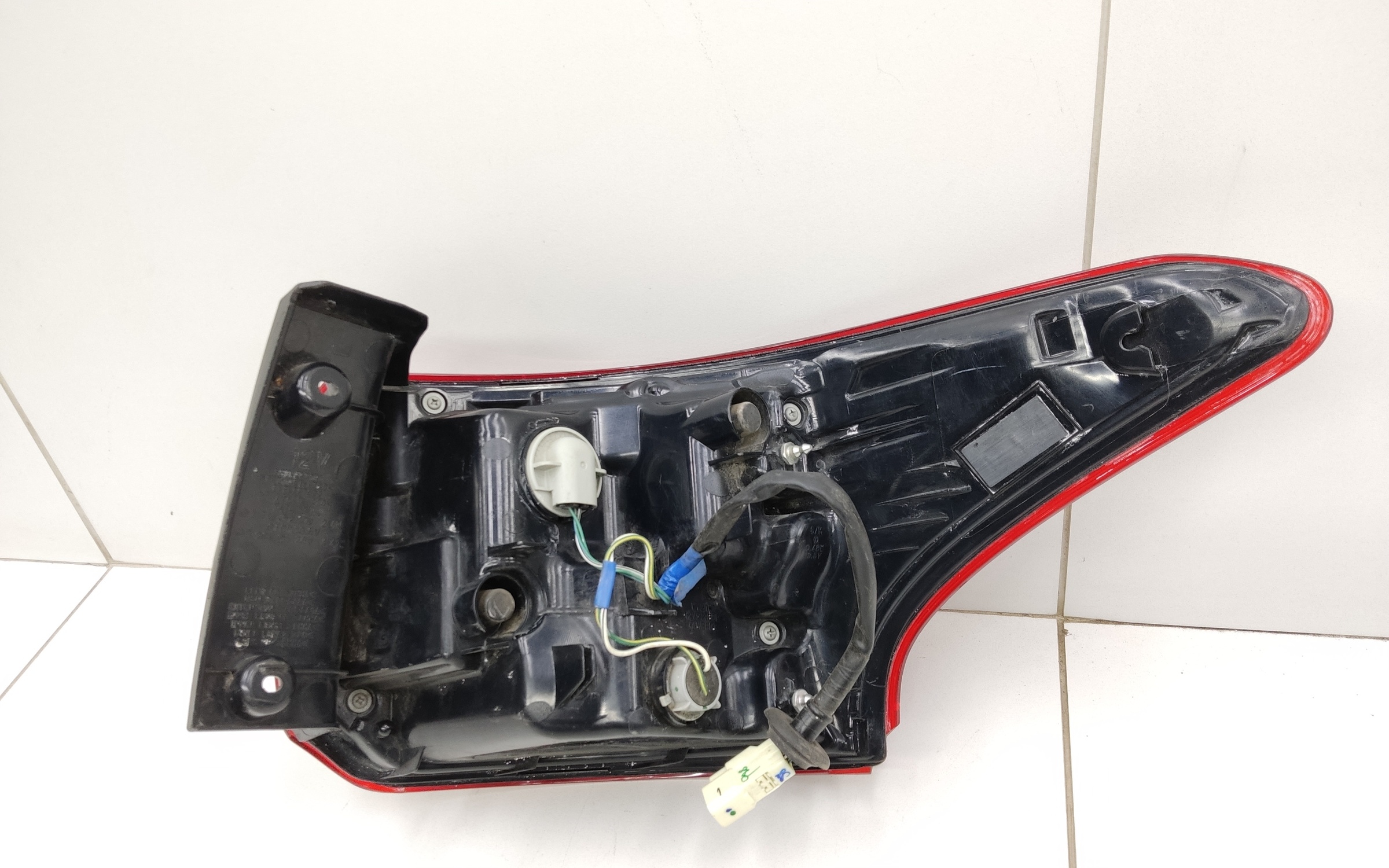 Фонарь задний левый наружный Mitsubishi Outlander 3 Restail 2 LED