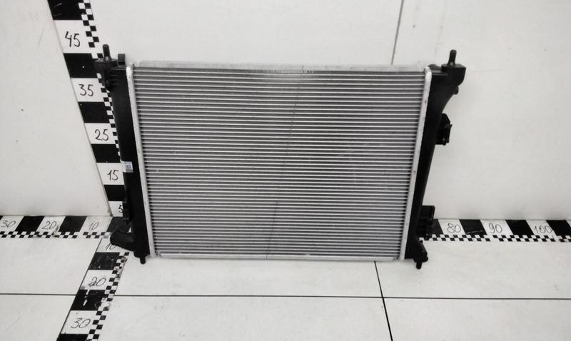 Радиатор охлаждения двигателя Hyundai Solaris 1 M/T