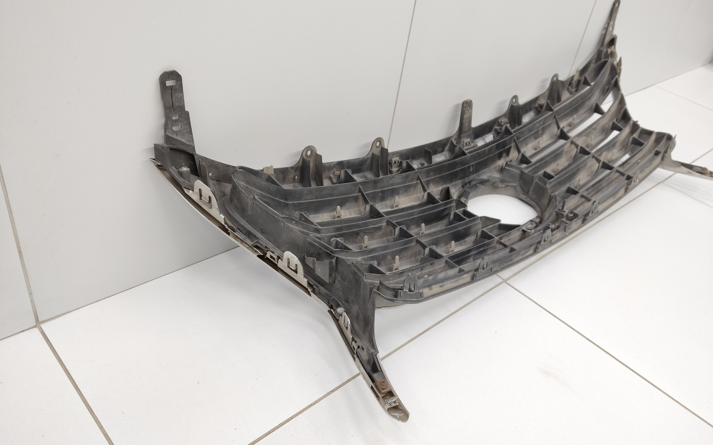 Решетка радиатора Lexus LX 3 Restail