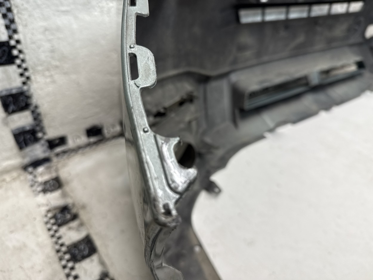 Бампер передний Subaru Forester 4 SJ Restail 2