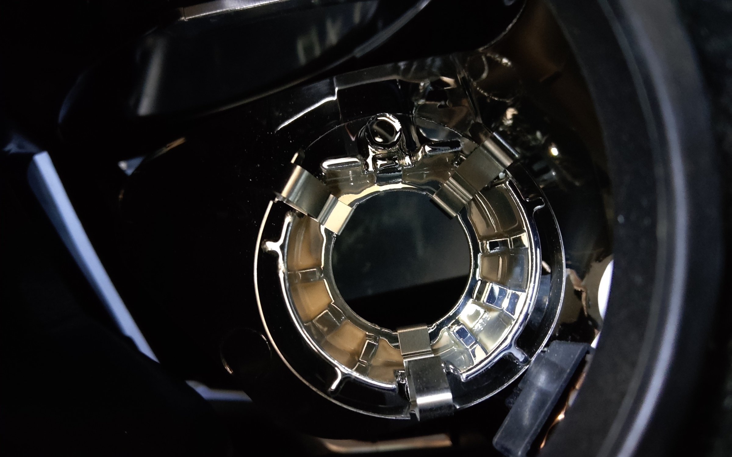 Фара передняя правая Renault Sandero 2 Restail галоген с ДХО