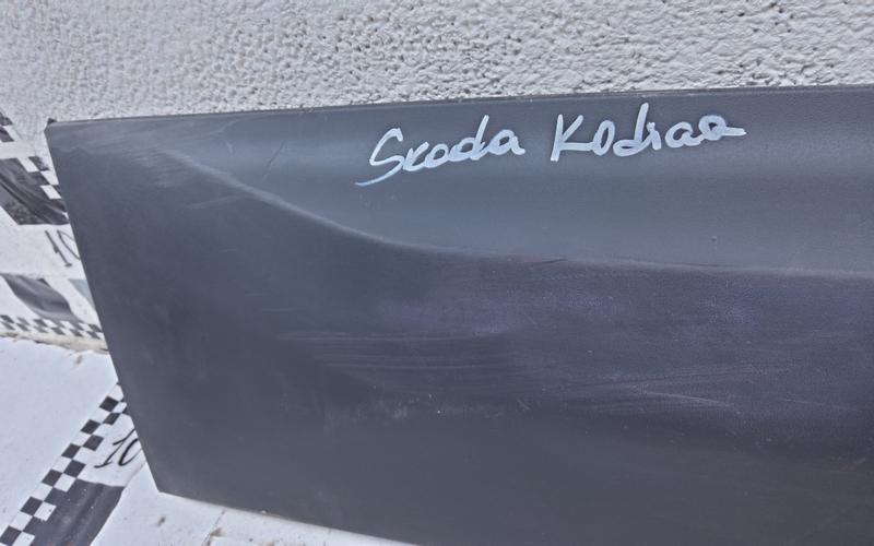 Накладка двери задней правой Skoda Kodiaq