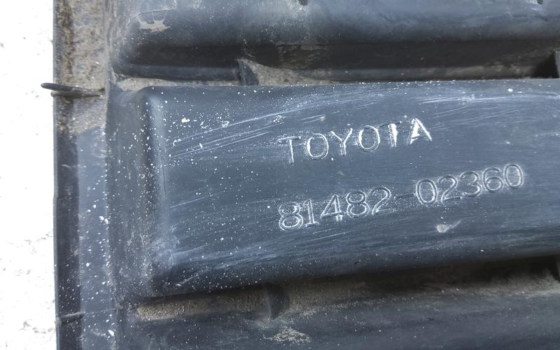 Заглушка ПТФ передней левой Toyota Corolla E180