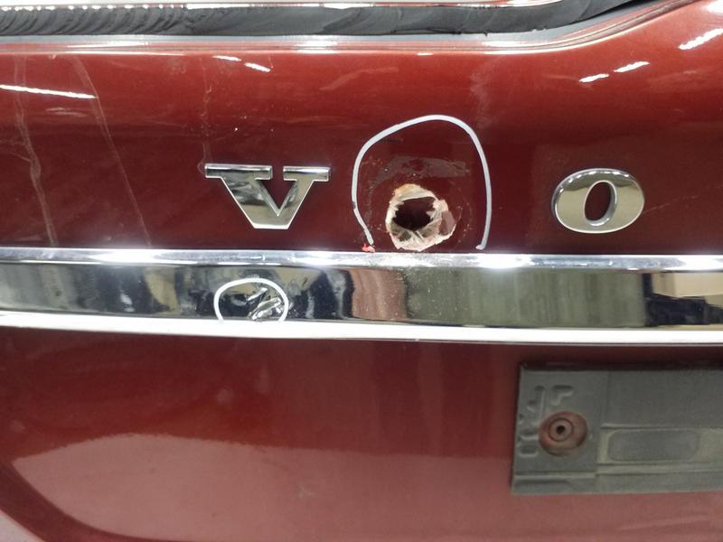 Крышка багажника Volvo XC60 1