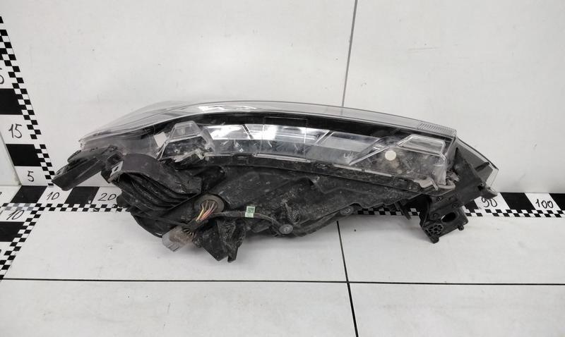 Фара передняя правая Mitsubishi Outlander 3 Restail 2 галоген