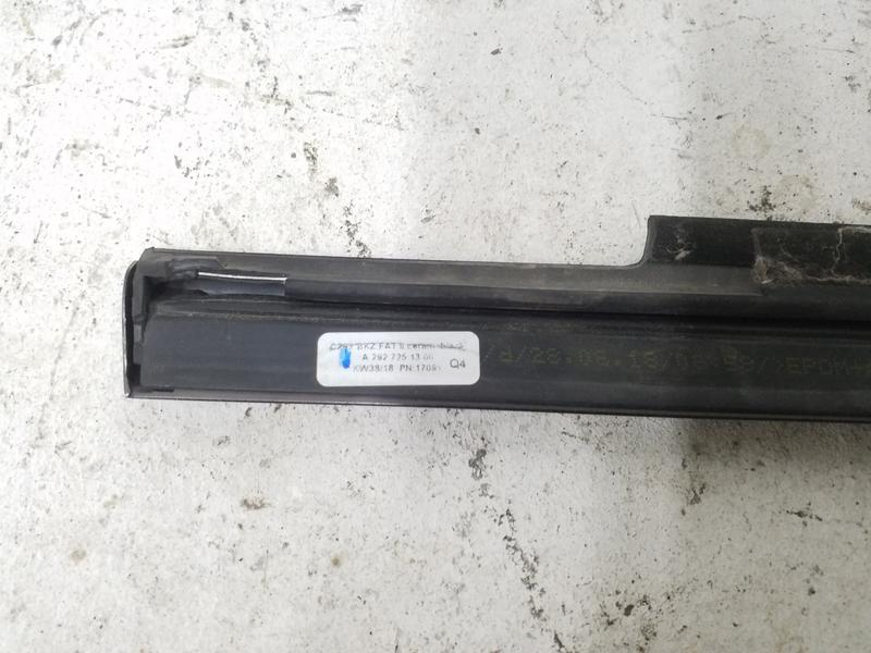 Накладка стекла двери передней левой Mercedes-Benz GLE-klasse C292 Coupe