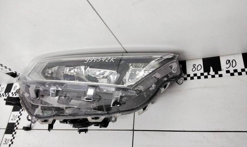 Фара передняя правая Toyota Rav4 XA50 LED