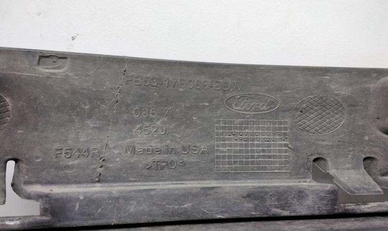 Рамка ПТФ передней правой Ford Explorer 5 Restaill 1