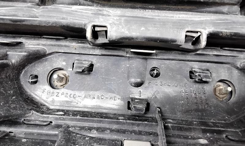 Решетка радиатора Ford Explorer 5 Restail 1